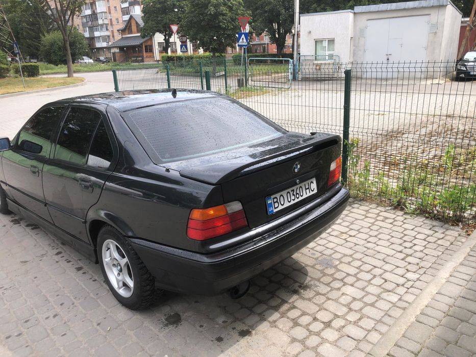 BMW 3 Series, 1992