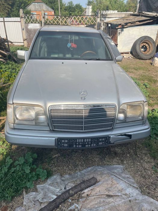 Mercedes-Benz W124, 1987