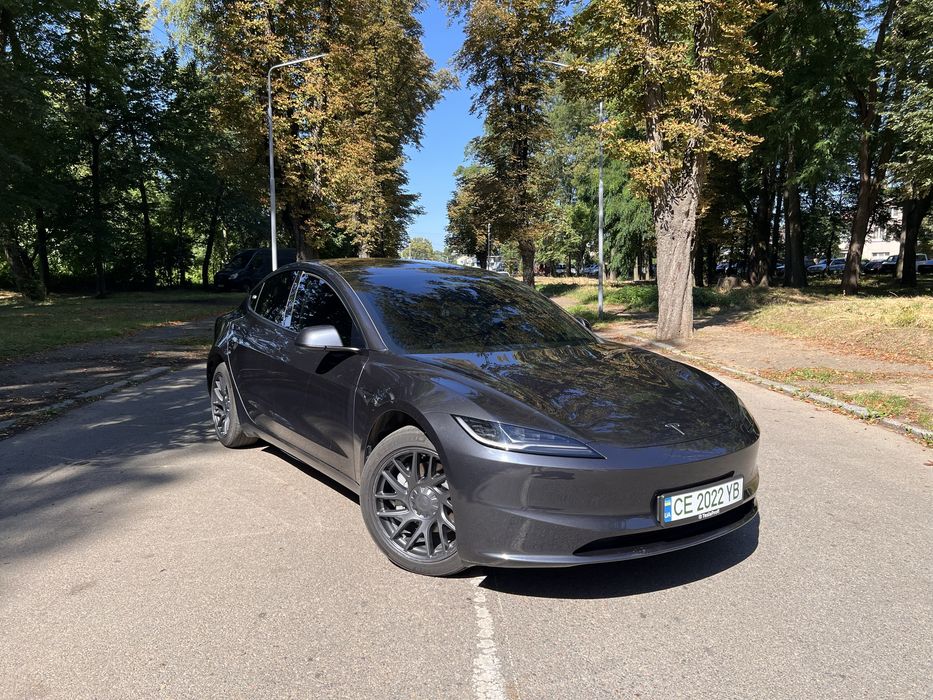 Tesla Model 3, 2025