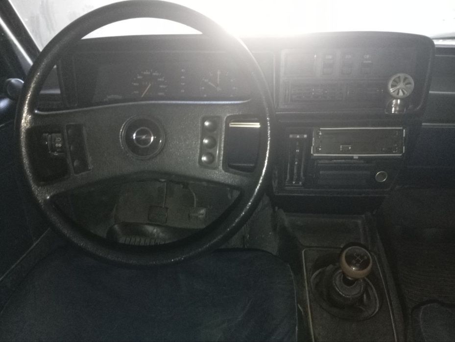 Opel Rekord, 1980