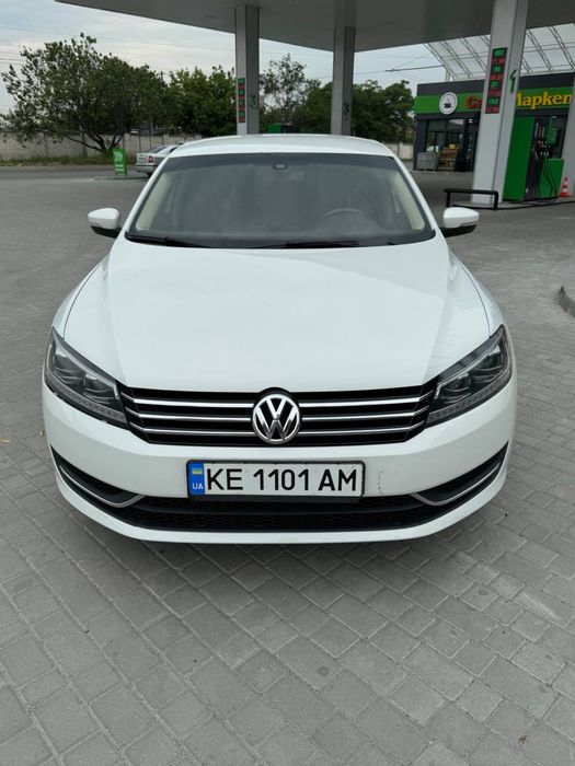Volkswagen Passat Sedan, 2013