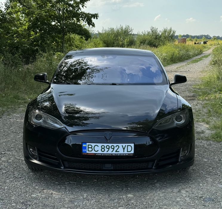 Tesla Model S, 2014