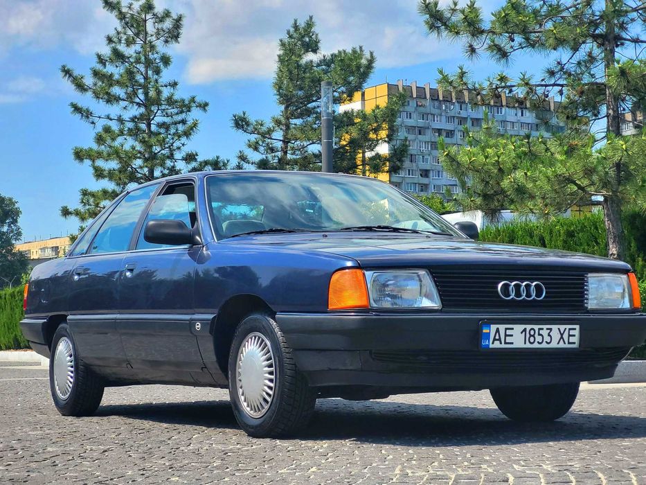Audi 100, 1988