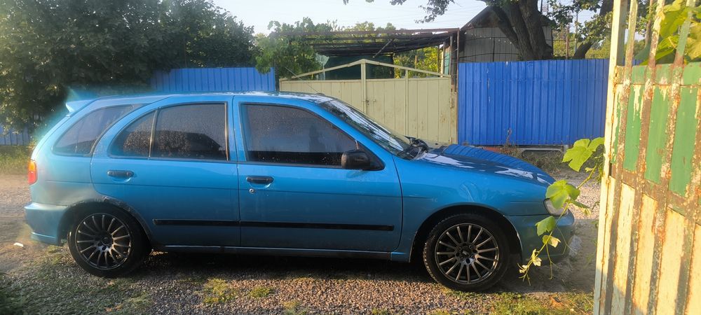 Nissan Almera, 1996