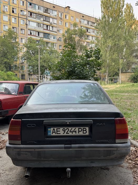 Opel Omega, 1990