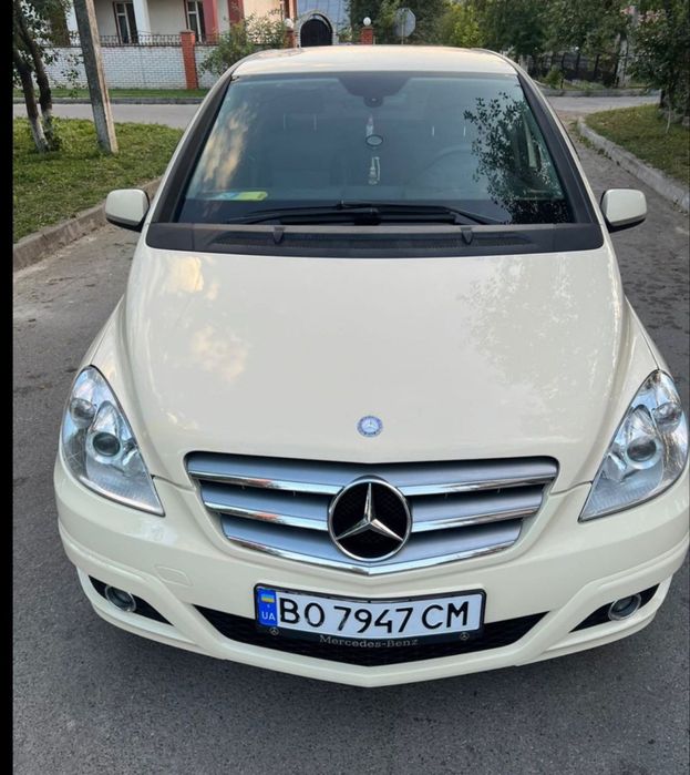 Mercedes-Benz 200, 2011