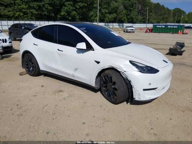 Tesla, 2022