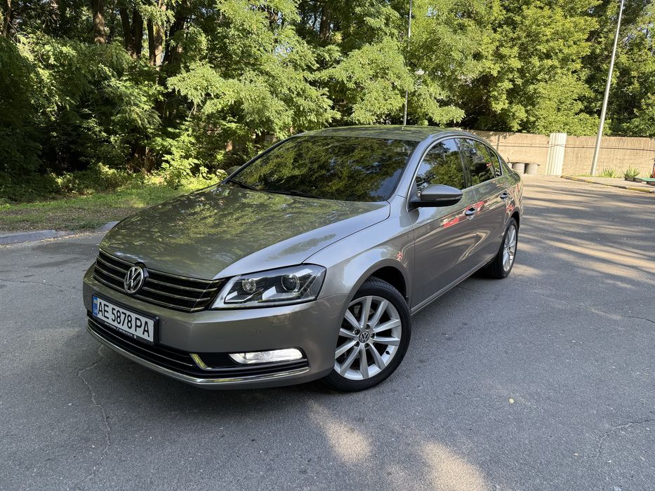 Volkswagen Passat Sedan, 2013