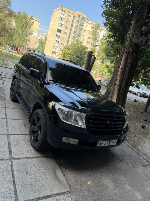Toyota Land Cruiser 200, 2011