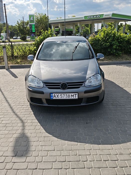Volkswagen Golf, 2004