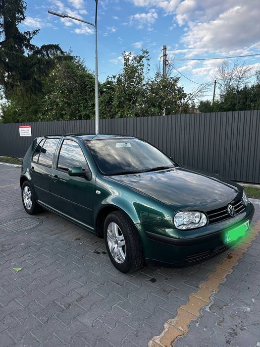 Volkswagen Golf, 2001