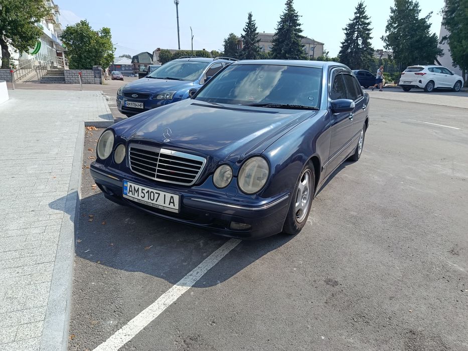 Mercedes-Benz 220, 2000