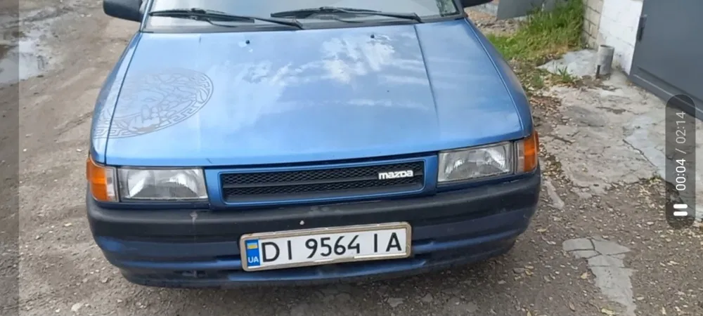 Mazda 323, 1990
