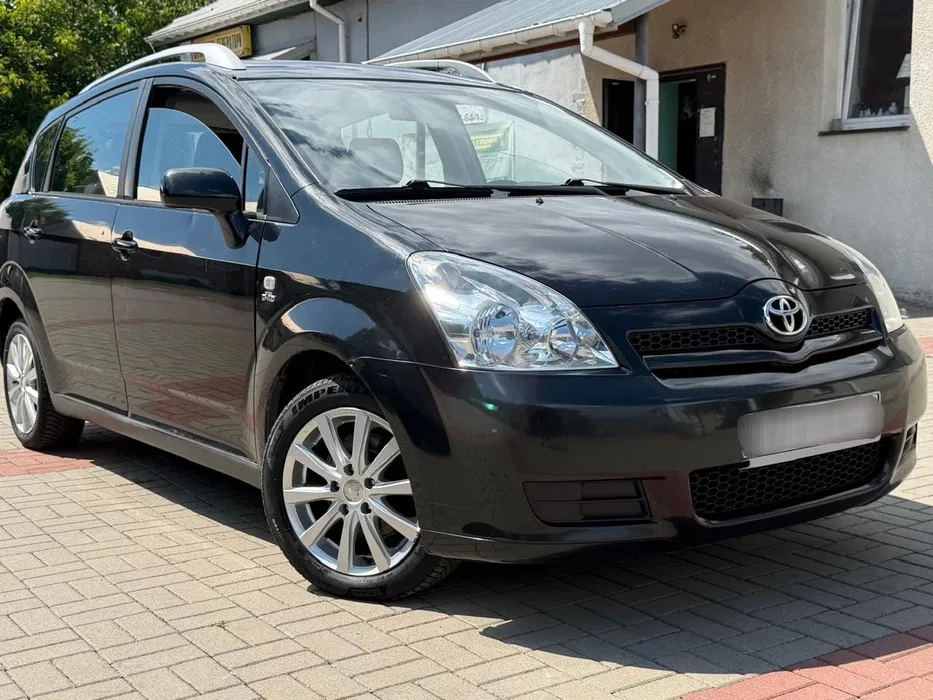 Toyota Corolla Verso, 2005