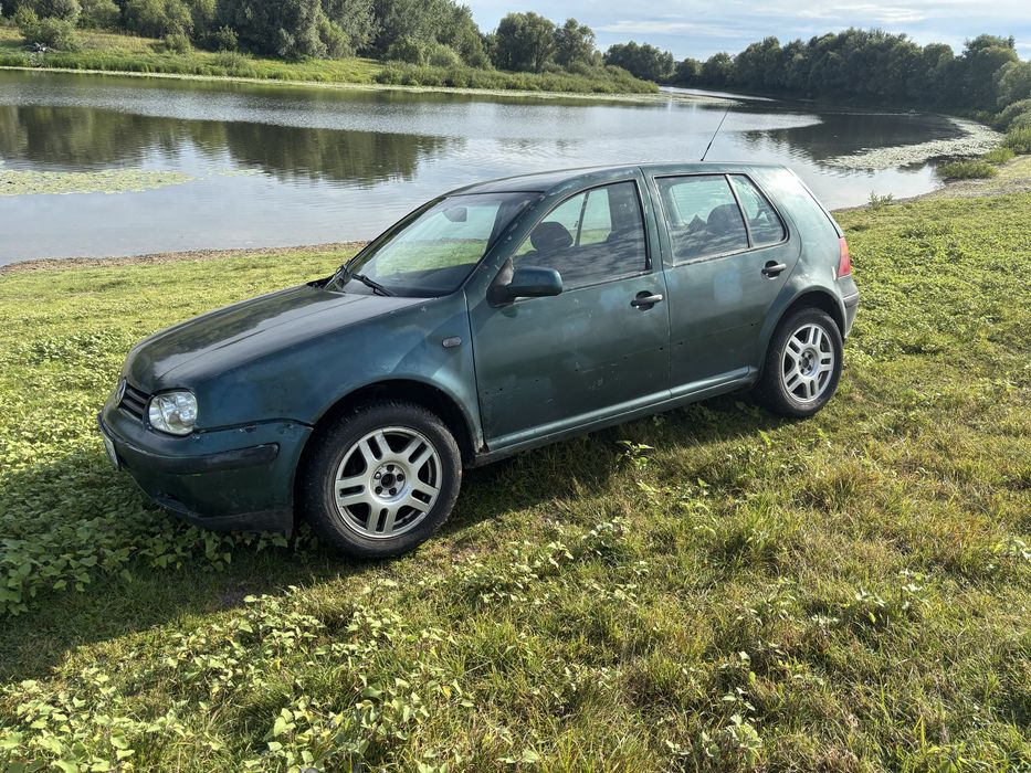 Volkswagen Golf, 1998