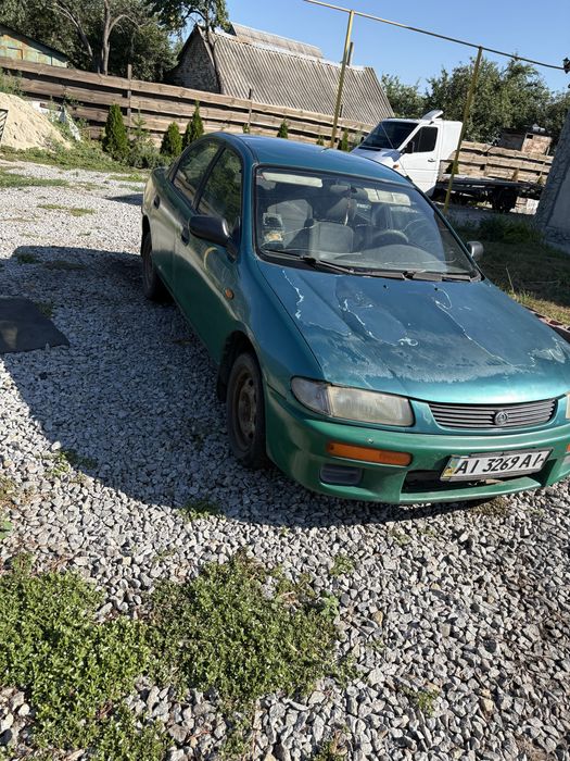 Mazda 323, 1998