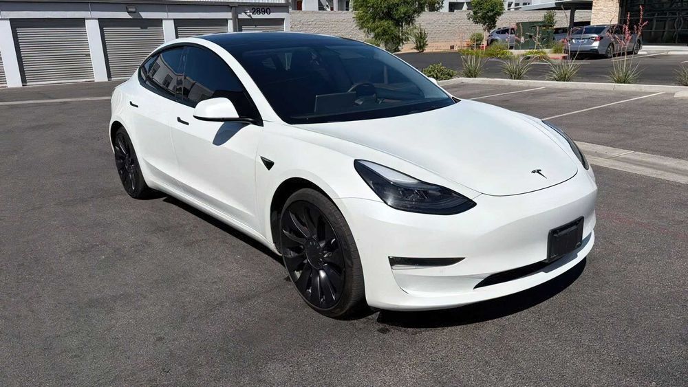 Tesla Model 3, 2022