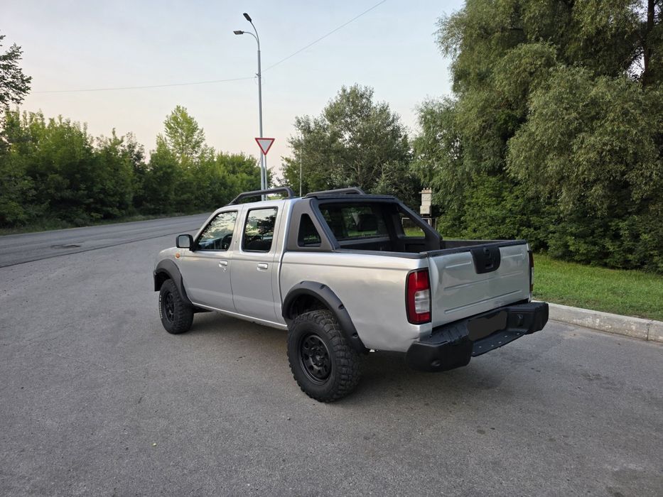 Nissan Navara, 2002