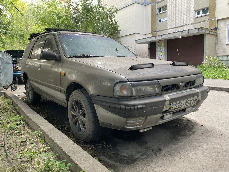 Nissan Sunny, 1992