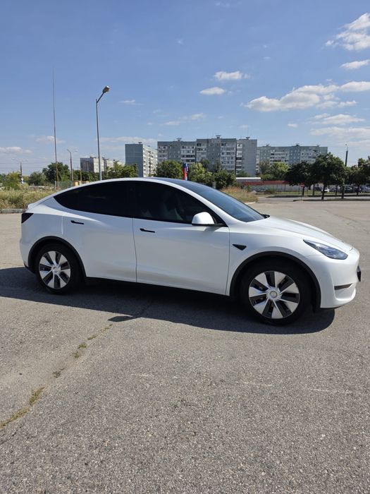 Tesla, 2022