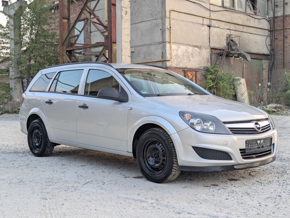 Opel Astra, 2010