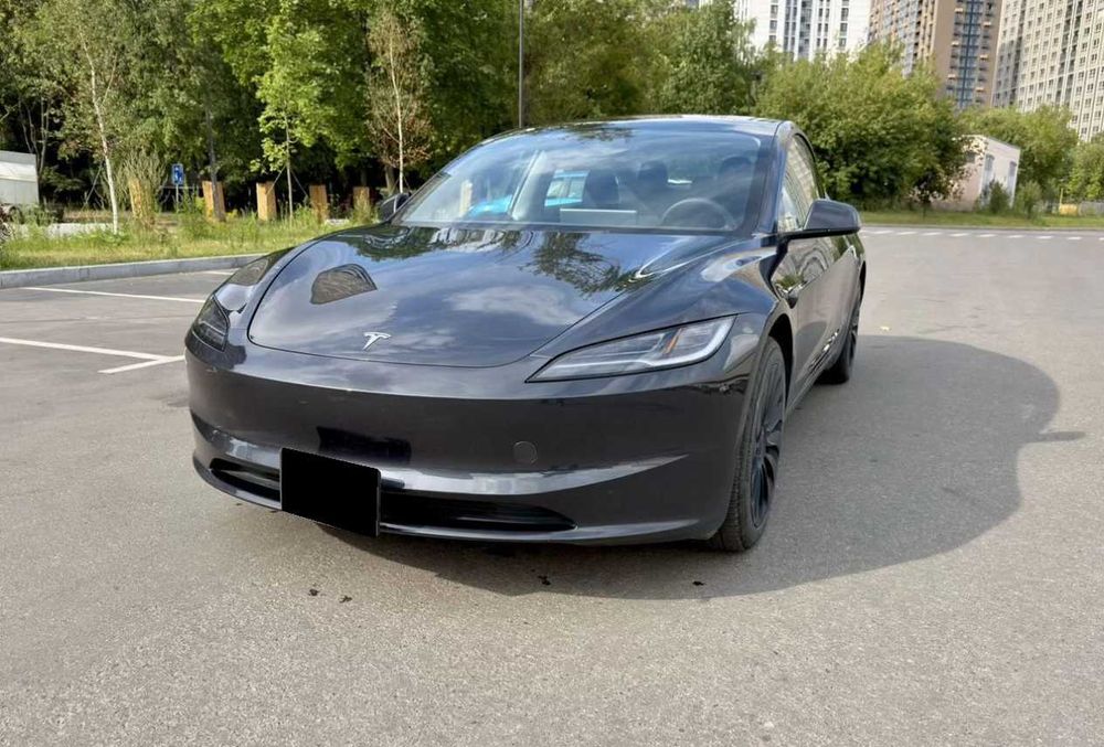 Tesla Model 3, 2025