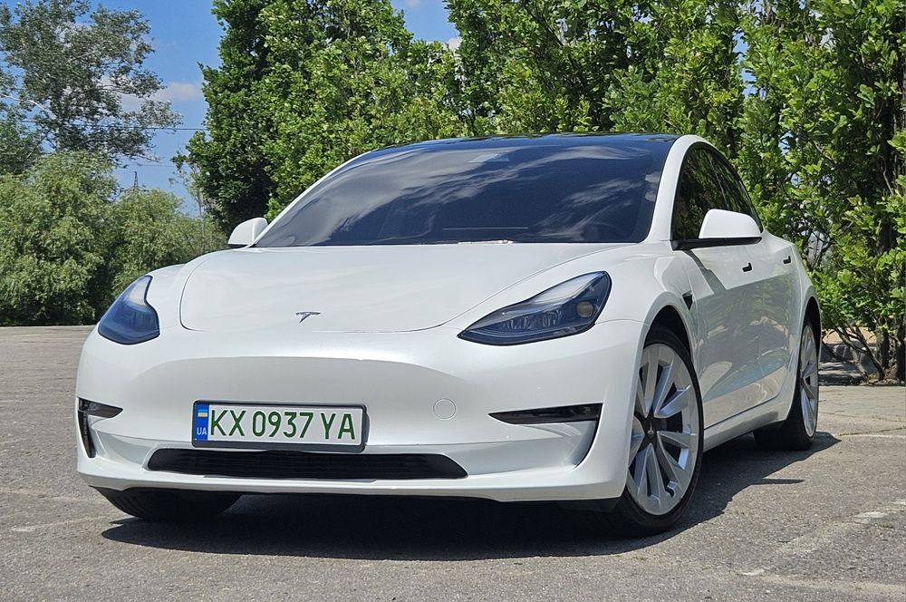 Tesla Model 3, 2023