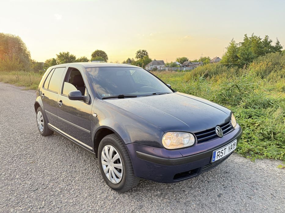 Volkswagen Golf, 2000