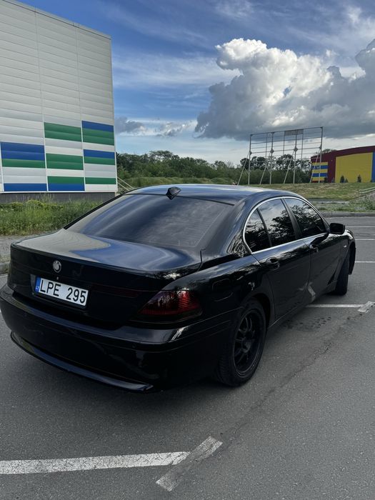 BMW 7 Series, 2001