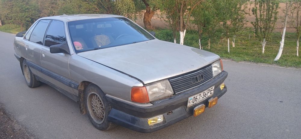 Audi 100, 1985