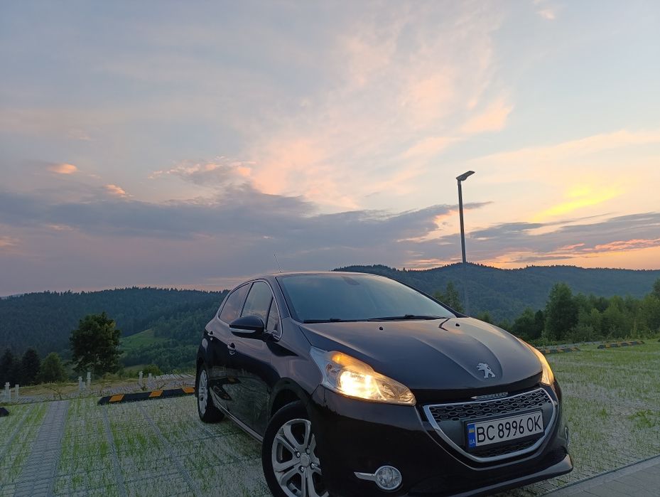 Peugeot 208, 2013