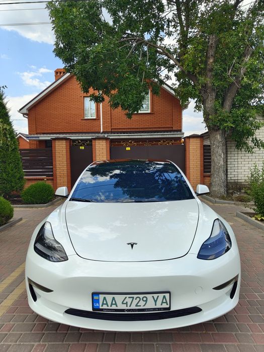 Tesla Model 3, 2020