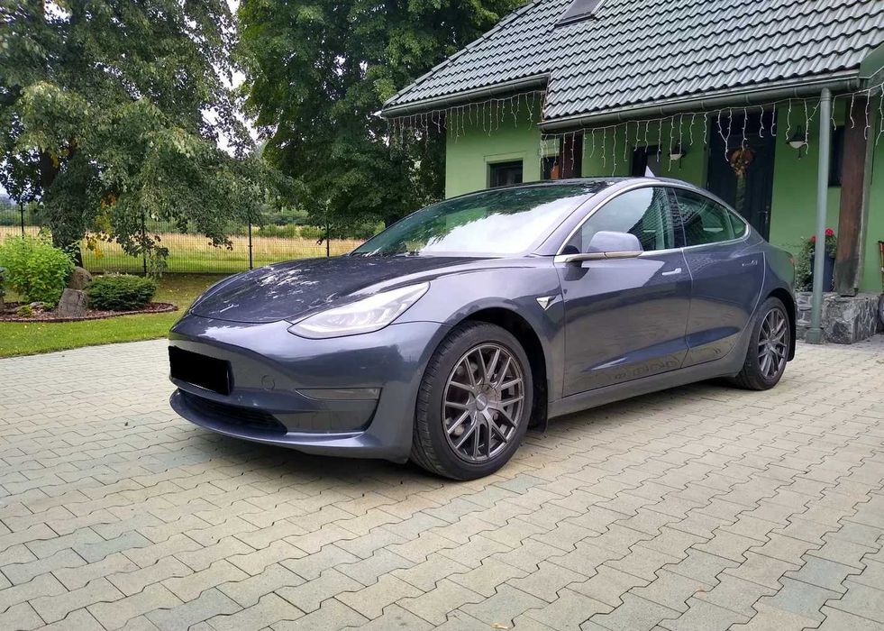 Tesla Model 3, 2023
