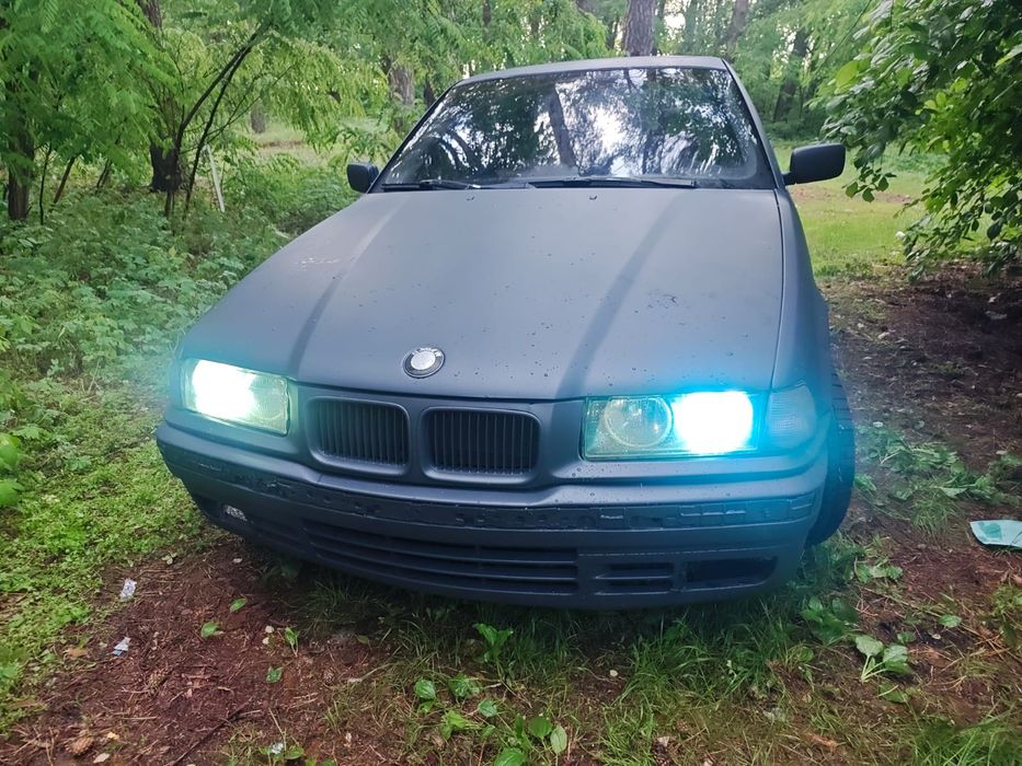 BMW 3 Series, 1992