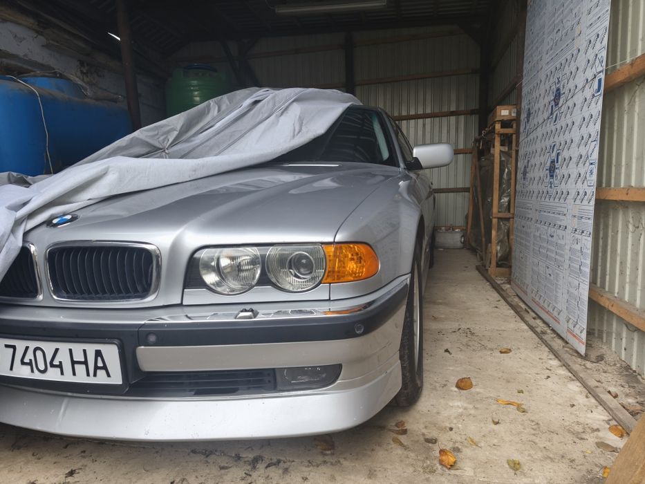 BMW 7 Series, 2001