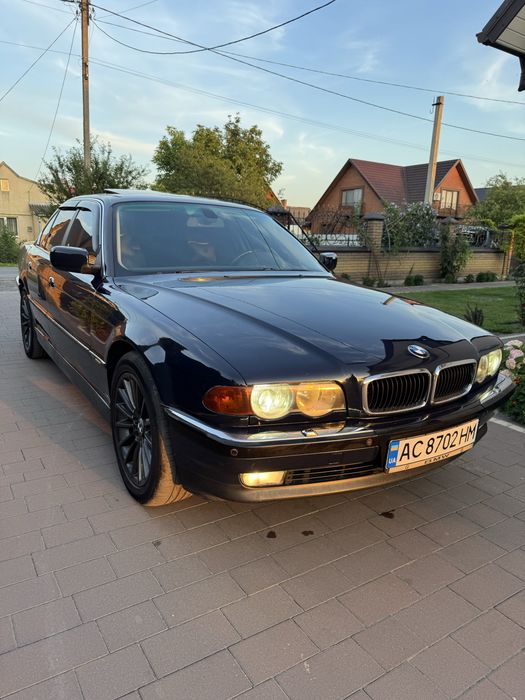 BMW 7 Series, 2001