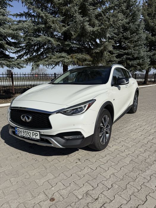 Infiniti QX30, 2016