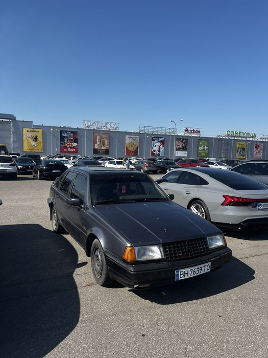Volvo 440 K, 1990
